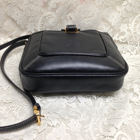(SOLD) Authentic Loewe, Spain Black Leather Shoulder-CB - Picture 6 of 15